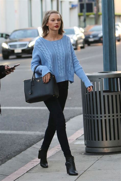 The joy i get after listening to her. Simple in Serenity: Taylor Swift's Boatneck Sweater and Black Jeans Look for Less | Taylor swift ...
