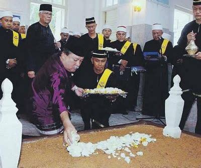 Sultan ibrahim cikgu kadir dan basikal chopper. Kesultanan Johor: Hari Hol Almarhum Sultan Iskandar