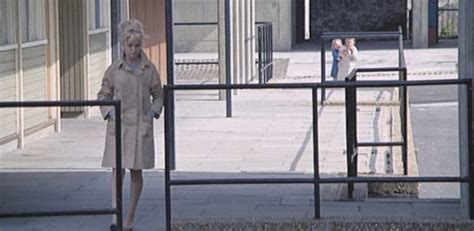 Kenneth charles loach (born 17 june 1936) is an english filmmaker. Ken Loach