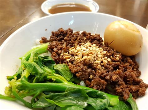 Other neighbouring projects around here are berjaya. 青蛙生活点滴 Froggy's Bits of Life: 老鼠粉 Rat Noodle @ 嫲嫲档 Mama ...