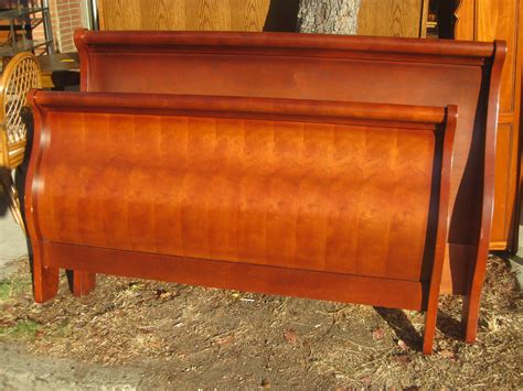 No catching them in low life kind of shoes like flats! UHURU FURNITURE & COLLECTIBLES: SOLD - Queen Sleigh Bed Frame