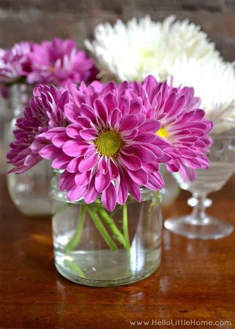 Easy And Inexpensive Flower Arrangement • The Pinning Mama