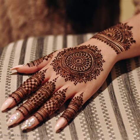 10 Mehendi Themes For Every Type Of Bride In 2020 Wedding Mehndi