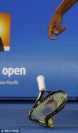 Rafa tendrá que subir su nivel cara a las rondas. Nick Kyrgios smashes his racquet at the Australian Open ...
