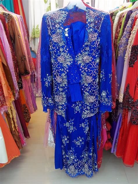 Yang penting, pilihan warna jangan. Ayu Fashion Boutique: Baju Pengantin Baru