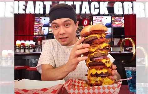 Watch Us Man Gulps Worlds ‘most Calorific Burger In Four Minutes