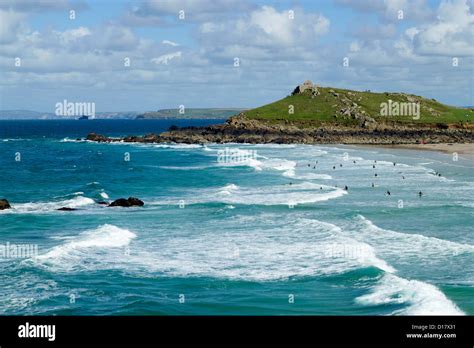 St Ives Porthmeor Beach Surfers Cornwall Uk Stock Photo Alamy