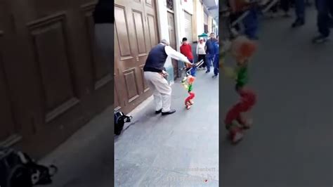 Puppets in an parallel universe (youtu.be). Puppet twerking in public - YouTube