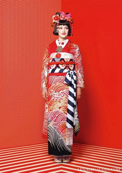 Via Kimono Nagoya The Red Black And White Has A Bit Of Gold In The