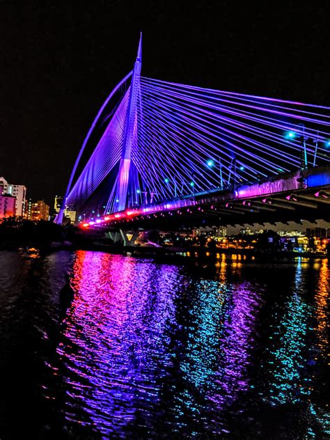 The Putrajaya Seri Wawasan bridge. Really love the colours! : malaysia