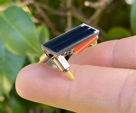 Tiny Solar Powered Light Seeking Beam Bot Mini Photopopper 18