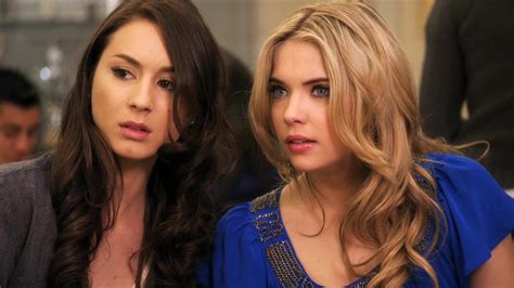 spencer hastings and hanna marin pretty little liars season 1 episode 6 there s no place lik
