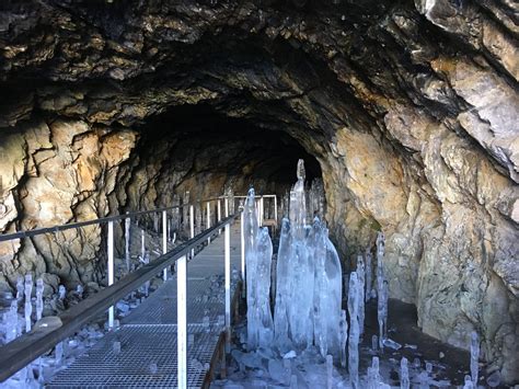 We Found A Cave In The Middle Of The Slopes Gallery Arinsal Reviews