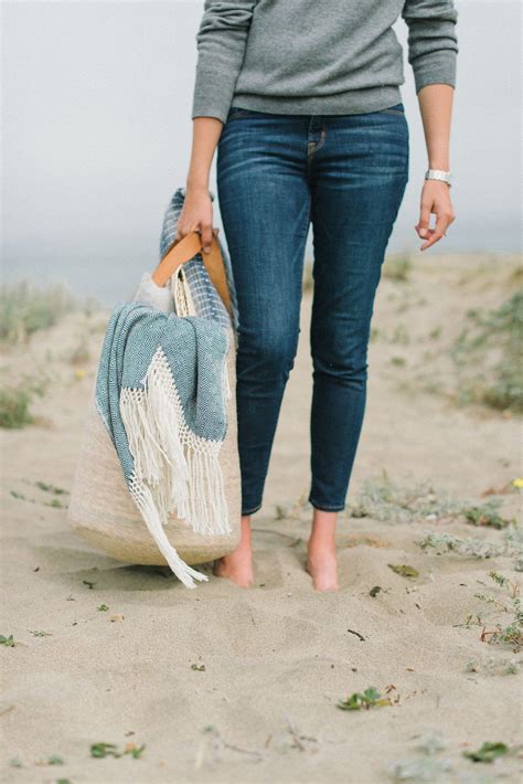 How to Create an Effortless Picnic at the Beach | Effortless, Beach ...