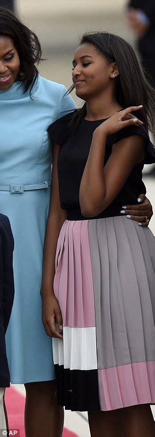 Barack Obamas Wife Michelle And Daughters Sasha And Malia Meet Pope