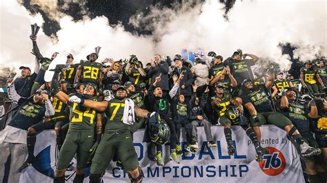 Best Photos From The Pac 12 Championship Oregon 37 Utah 15 Levis