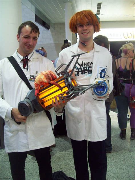 I'm thinking about doing a black mesa scientist costume for halloween this year. Aperture vs Black Mesa by MasterPringles on DeviantArt