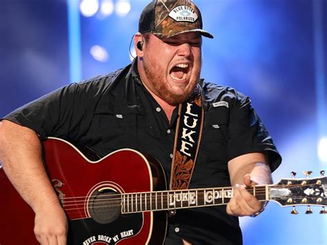 Luke Combs New Album What You See Is What You Get Debuts At No