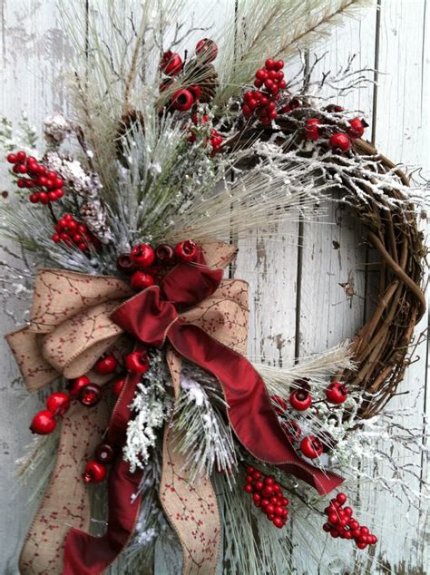 21 Artificial Christmas Wreath Ideas For Stunning Front Door Decorating