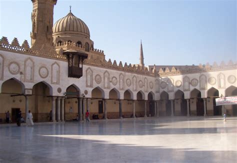 His academic activities began in 1970. Tafakur Dibumi Anbiya: Sejarah Universiti Al-azhar Mesir