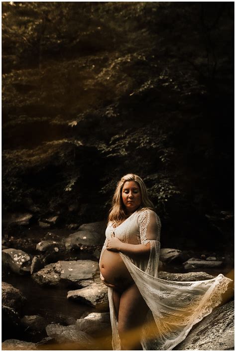 Creek Maternity Portraits At Media Delaware County Photographer