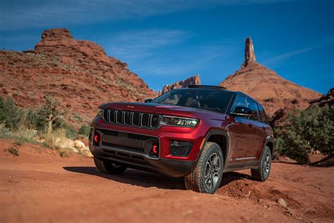 Expedition Portal 2022 Jeep Grand Cherokee Trailhawk Test Drive