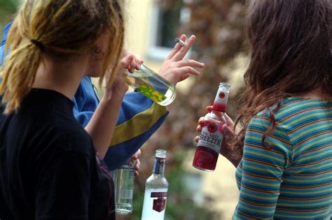 El Abuso De Alcohol Reduce El Crecimiento Del Cerebro En Adolescentes