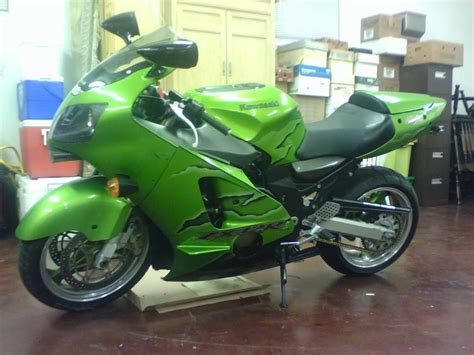 Offering the same research and development as the w800, these factory approved and warrantied accessories. 2001 Kawasaki ZX-12R Ninja - Moto.ZombDrive.COM