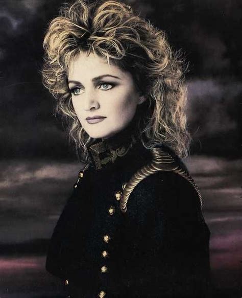 She was one of the most famous singers in the 80's and is known for her noticeably rough and husky vocals. 1000+ images about bonnie tyler on Pinterest | Heart, Welcome in and World records