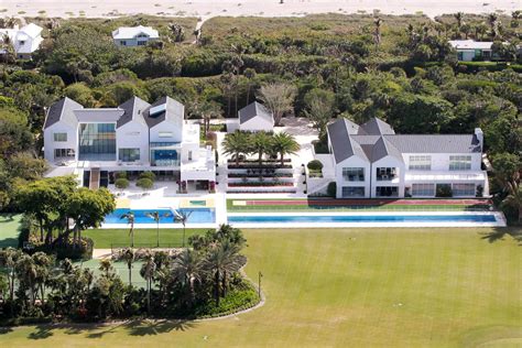 Inside Tiger Woods 41m Florida Mansion With Four Hole Golf Practice