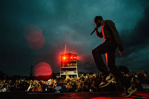 Download Experience The Electrifying Energy Of A Travis Scott Concert