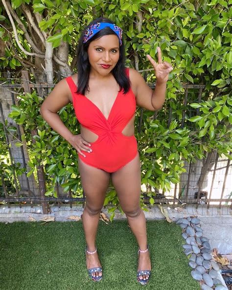 Mindy Kaling Says Goodbye To Summer 2020 With An Instagram Swimsuit