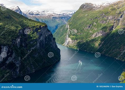Porto De Fiorde De Geiranger E Fiorde Em Mais Condado De Og Romsdal Na