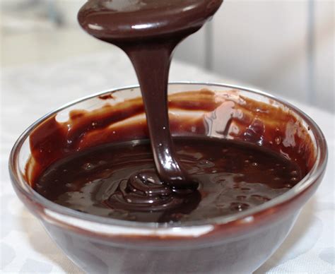 Calda de chocolate simples e rápida em Calda de chocolate Chocolate e Chocolate sem