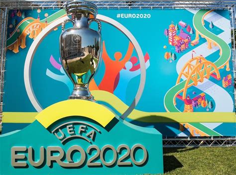 A causa della pandemia da coronavirus, il campionato di calcio di euro 2020 è stato rinviato all'anno successivo e finalmente ci siamo. Euro 2020, parte da Roma il conto alla rovescia: ecco il ...