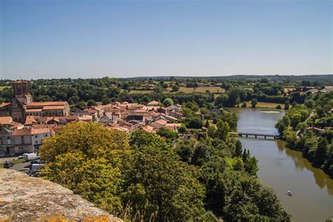 Vouvant Les Plus Beaux Villages De France Site Officiel Vacances