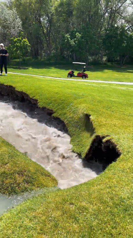 utah huge golf course sinkhole nearly swallows golfer us news