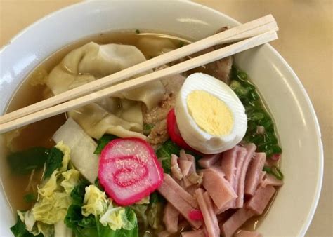 Top Kauai Restaurants (and Must Try Local Foods) - Finding Debra