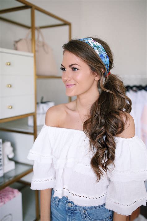 In this article you will find tips about how to tighten loose skin after weight loss or pregnancy, etc. Eight Different Ways to Wear a Silk Scarf - Southern Curls ...