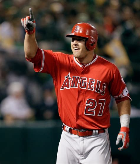 Angels Mike Trout Wins Al Player Of The Month Orange County Register