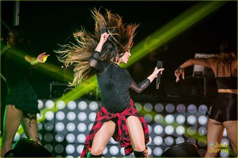 Becky G Performs Truly Painful Show In Vegas Photo 884458 Photo