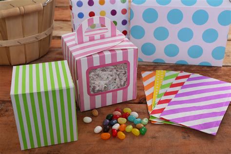 These Stripe Paper Mart Boxes Are Perfect For This Easter Season