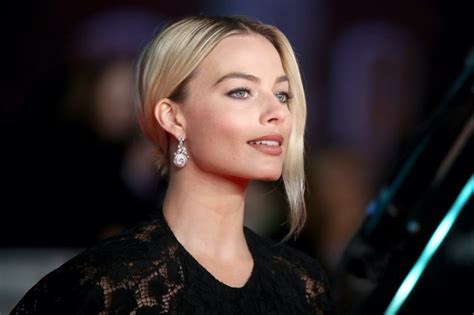 Margot Robbie Reveals What It Was Really Like Filming Nude Scenes With Leonardo Dicaprio It