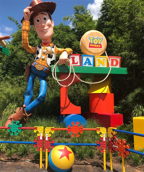 Toy Story Land Made Us Feel Like Kids Again And Heres Why Disney News