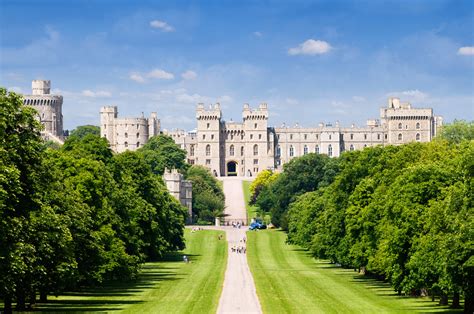 Windsor Castle Is The Worlds Largest And Oldest Continuously Occupied Fortress A Majestic