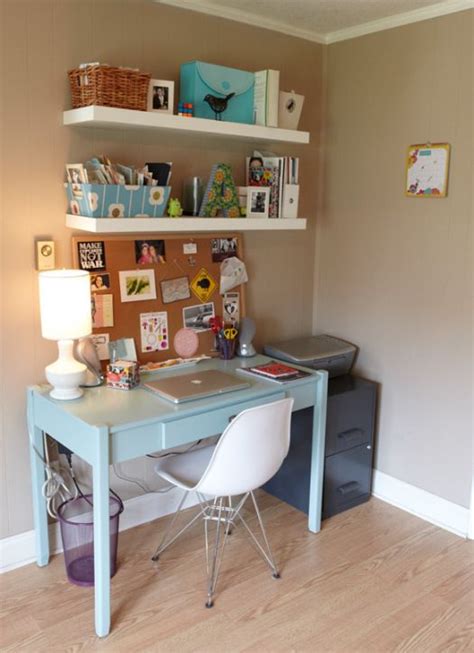 Cute Compact Office Space Decoración De Escritorio