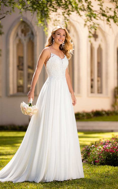 With beach wedding dresses, practicality is key. Casual Wedding Dress with Silk Chiffon | Stella York ...