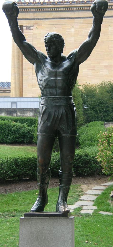 The unveiling ceremony included live music, the debut of the first full trailer for rocky balboa, and a free showing of the first rocky movie. Pin em Escultura | Arquitectura