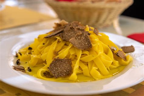 Fettuccine With Truffles Lets Cook Them Together Olio Farchioni