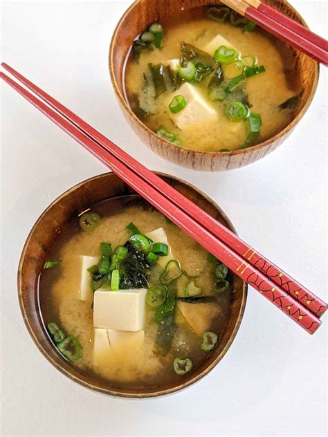 How To Make Simple And Delicious Miso Soup The Japanese Kitchen